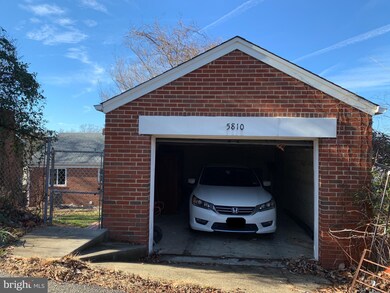 5810 Woodland Dr, Oxon Hill, MD 20745 - photo 3