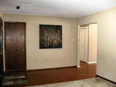 IMG_Foyer with wood floor