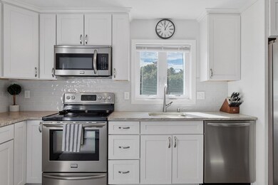 35 Charles St, Dracut, MA 01826 - photo 5