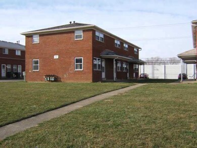 5775 Arborwood Ct, Columbus, OH 43229 - photo 2