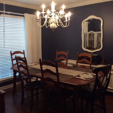 10551ROSELNDINING1