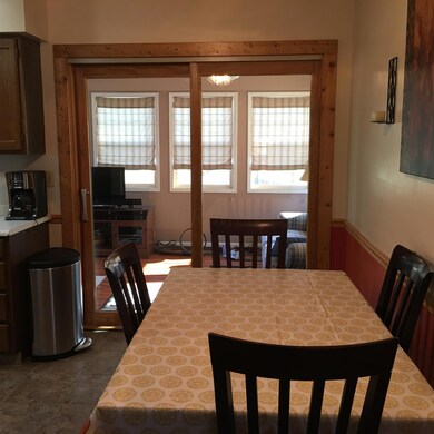 Eat-In Kitchen