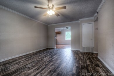 327 E 137th St, Glenpool, OK 74033 - photo 3