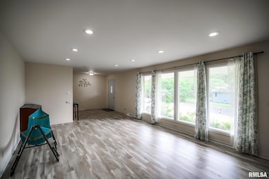 209 E Northridge Ln, Peoria, IL 61614 - photo 5