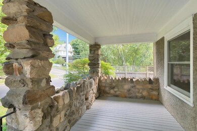 126 Milbank Ave, Greenwich, CT 06830 - photo 3