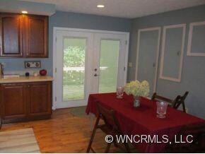 PATIO DOOR TO REAR DECK