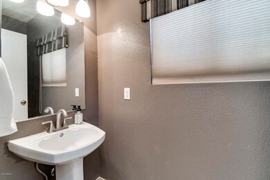 005-902WHudsonWay-Gilbert-AZ-85233-small