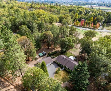 243 Dustin Way, Grants Pass, OR 97526 - photo 4