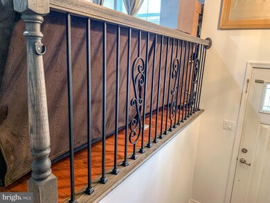 9202 Honey Creeper Ct, Burke, VA 22015 - photo 3