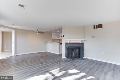 4376 Pembrook Village Dr unit 82, Alexandria, VA 22309 - photo 7