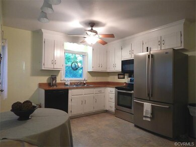 Eat in Kitchen with Bay Window