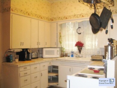 626 E Cedar St, Seguin, TX 78155 - photo 4