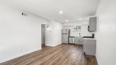 2819 Berry St unit 11, Houston, TX 77004 - photo 2