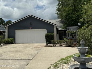 5561 Mariners Cove Dr, Jacksonville, FL 32210 - photo 2