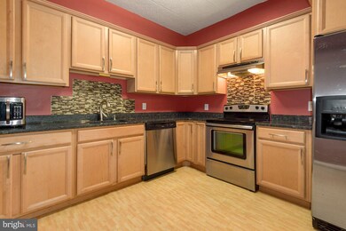 2102 Green Watch Way unit 200, Reston, VA 20191 - photo 6