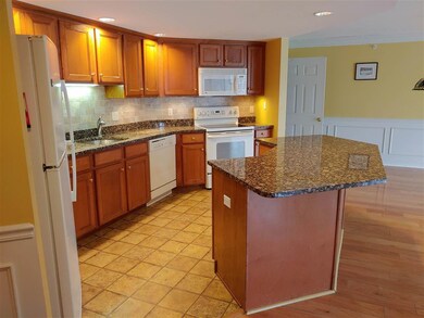 2 Sterling Hill Ln unit 241, Exeter, NH 03833 - photo 4