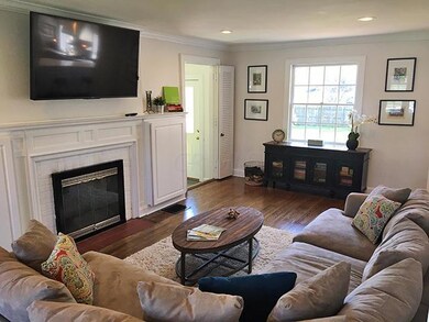 1565 Grenoble Rd, Columbus, OH 43221 - photo 2