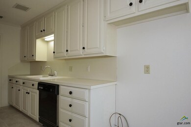 607 Becky Dr, Tyler, TX 75703 - photo 4