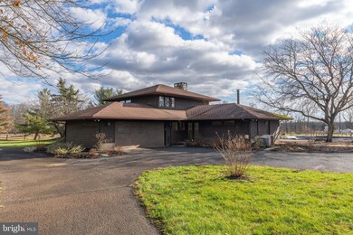 6496 Blueberry Ln, Pipersville, PA 18947 - photo 2