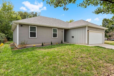 1634 W Nichols St, Springfield, MO 65802 - photo 2