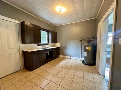 1024 Myrtle St, Kilgore, TX 75662 - photo 5