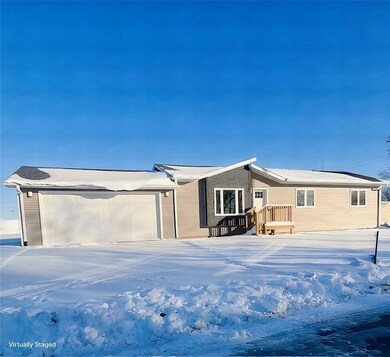 405 10th St, Nevada, IA 50201 - photo 2