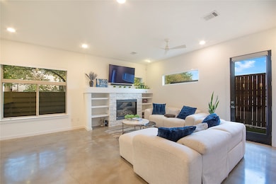 2210 Lola Ct, Dallas, TX 75206 - photo 4