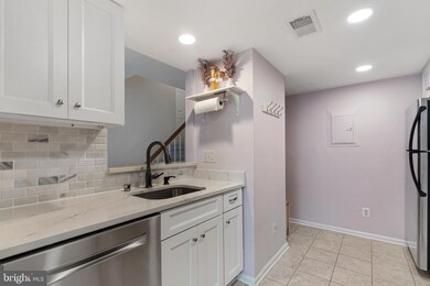 12895 Grays Pointe Rd unit 12895A, Fairfax, VA 22033 - photo 4