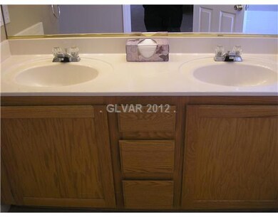 2643 Holy Cross Dr, Las Vegas, NV 89156 - photo 4