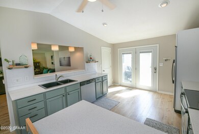 1211 S 19th St, Grand Forks, ND 58201 - photo 6