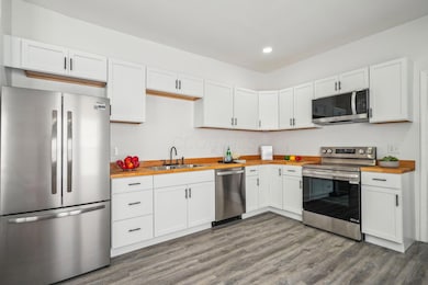 8-web-or-mls-176-n-wayne-ave