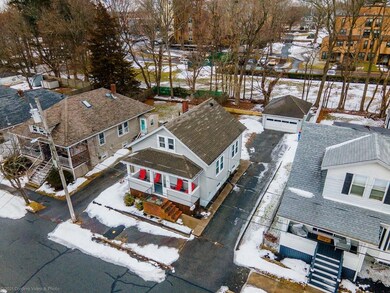 21 Garrison St, Fairhaven, MA 02719 - photo 4
