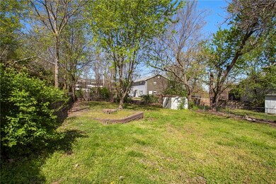 931 N Oakland Ave, Fayetteville, AR 72701 - photo 3