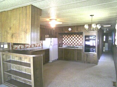Kitchen / Dining Area