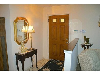 Entry/Foyer.
