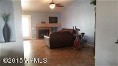 Large Family Rm w/fireplace