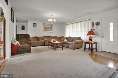 28 Versailles Ct, Reading, PA 19605 - photo 6