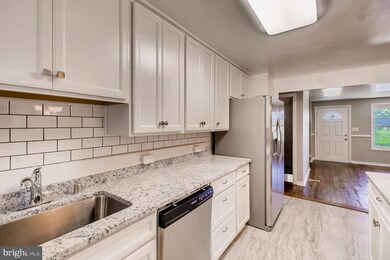 1004 Middleborough Rd, Essex, MD 21221 - photo 3