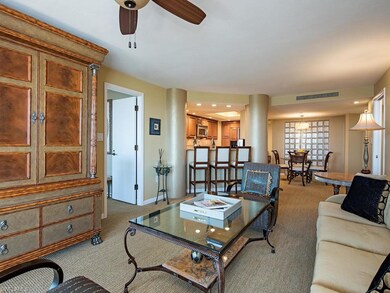 LIVING/DINING AREA