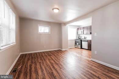 8539 Chestnut Oak Rd, Parkville, MD 21234 - photo 4