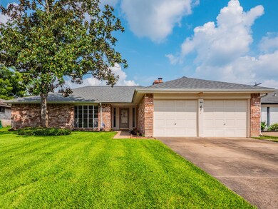 204 Brandywyne Dr, Friendswood, TX 77546 - photo 2