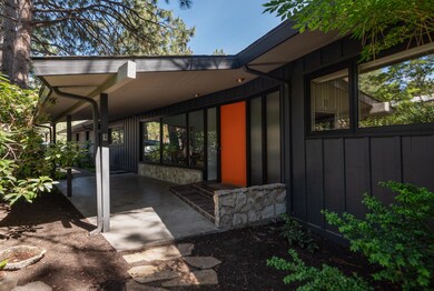04bFront entryWest Hills exterior_Natali