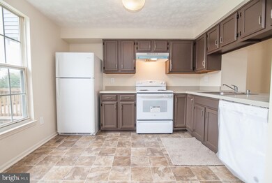 1319 Apple Ridge Ct, Edgewood, MD 21040 - photo 5