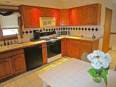 120 Harrison St, Dunmore, PA 18512 - photo 6