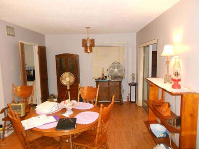 Floresta Dining Room