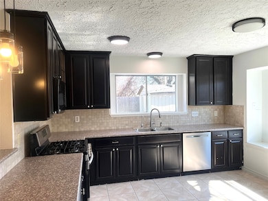 3218 Edgecreek Dr, Houston, TX 77066 - photo 4