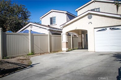 2043 E Piru St, Compton, CA 90222 - photo 2