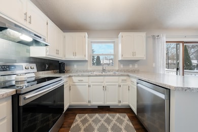 3248 S Blue Spruce Ln, Appleton, WI 54915 - photo 7