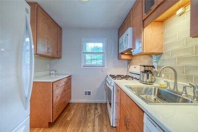 154 Curry St, Turtle Creek, PA 15145 - photo 6