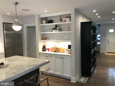 10921 Brewer House Rd, Rockville, MD 20852 - photo 4